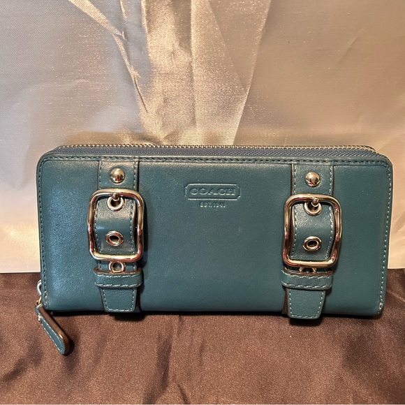 Coach Handbags - COACH Zoe Leather Zippy Wallet